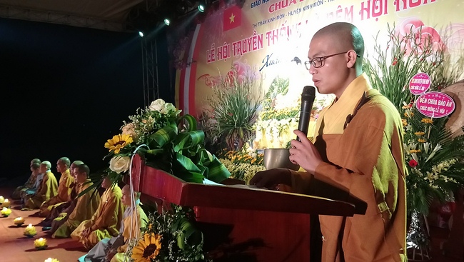 Lễ hoa đăng cầu an chùa Linh Ứng – Hải Dương
