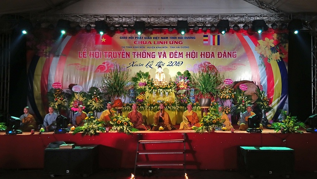 Lễ hoa đăng cầu an chùa Linh Ứng – Hải Dương
