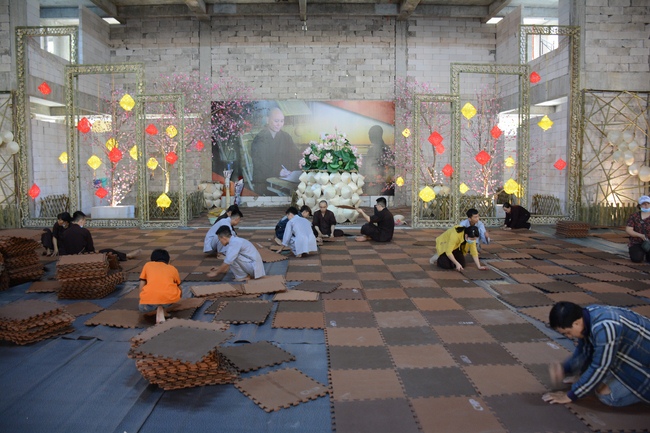 Series photos of activities preparing for the New Year 2019