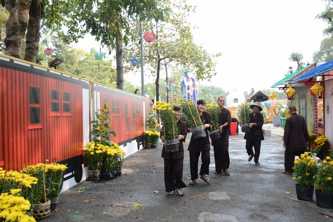 Series photos of activities preparing for the New Year 2019