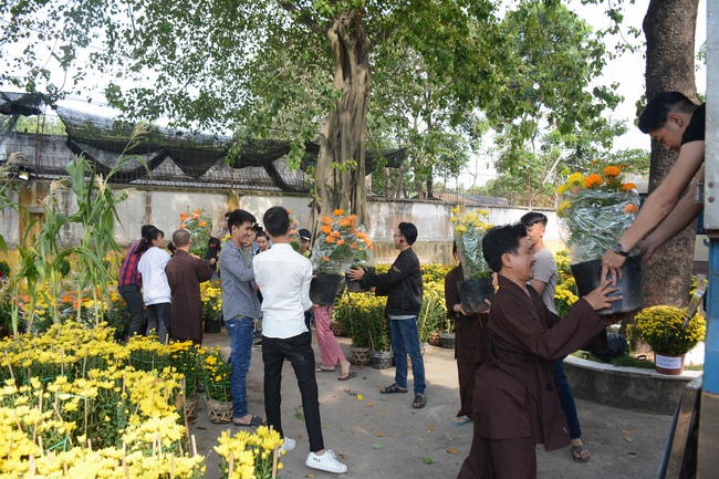 Series photos of activities preparing for the New Year 2019