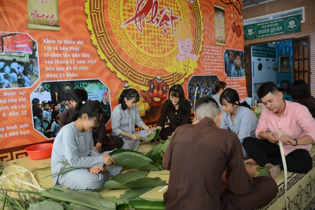 Series photos of activities preparing for the New Year 2019