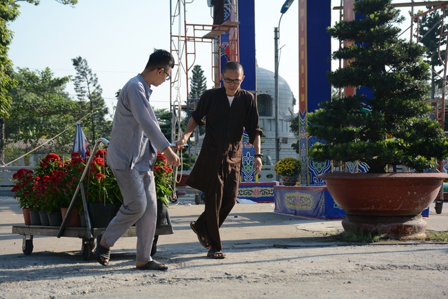 Series photos of activities preparing for the New Year 2019