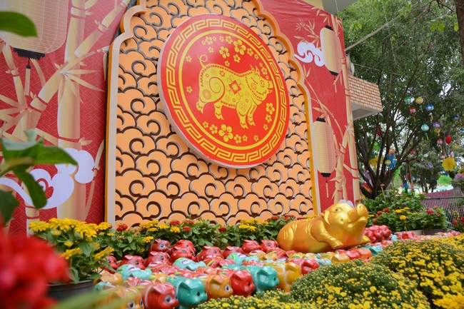 Series photos of activities preparing for the New Year 2019