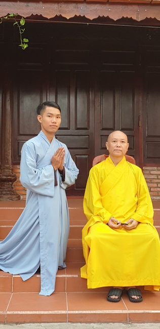 Huong Phap Pagoda wish Tet to Senior Ven Thich Chan Tinh on the lunar first Day