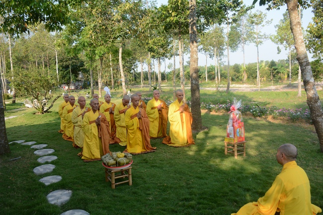 Monks of Hoang Phap Pagoda wishing  a long life  to the Senior Abbot.