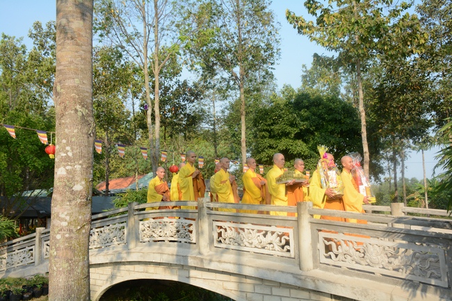 Monks of Hoang Phap Pagoda wishing  a long life  to the Senior Abbot.