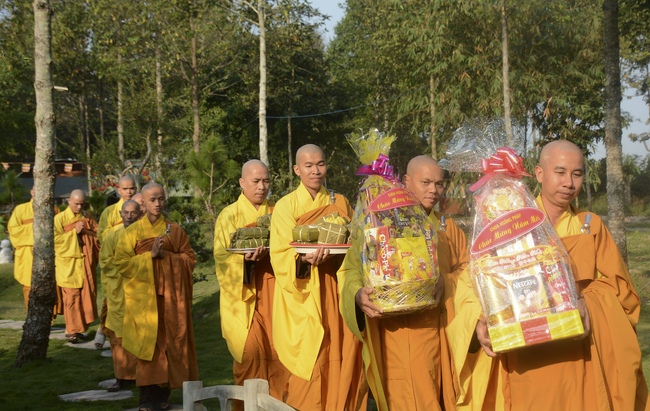 Monks of Hoang Phap Pagoda wishing  a long life  to the Senior Abbot.