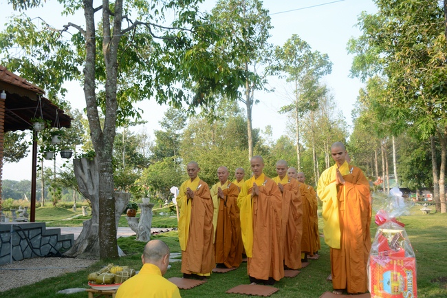 Monks of Hoang Phap Pagoda wishing  a long life  to the Senior Abbot.