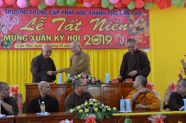 Attending the Final Year Ceremony of the Buddhist Intermediate Institute, Creature Release in Can Tho City.