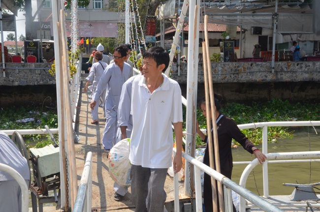 Attending the Final Year Ceremony of the Buddhist Intermediate Institute, Creature Release in Can Tho City.