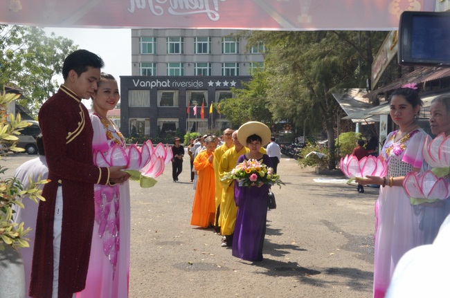 Attending the Final Year Ceremony of the Buddhist Intermediate Institute, Creature Release in Can Tho City.