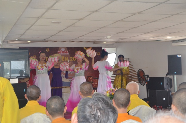 Attending the Final Year Ceremony of the Buddhist Intermediate Institute, Creature Release in Can Tho City.