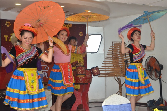 Attending the Final Year Ceremony of the Buddhist Intermediate Institute, Creature Release in Can Tho City.