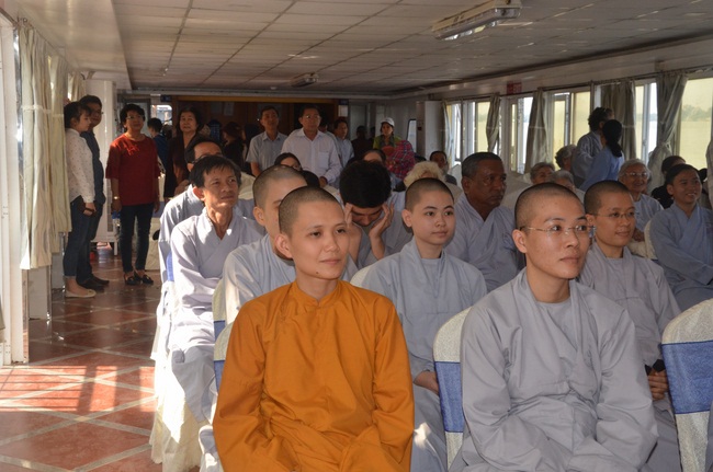 Attending the Final Year Ceremony of the Buddhist Intermediate Institute, Creature Release in Can Tho City.