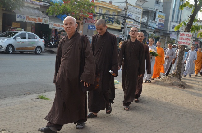 Attending the Final Year Ceremony of the Buddhist Intermediate Institute, Creature Release in Can Tho City.