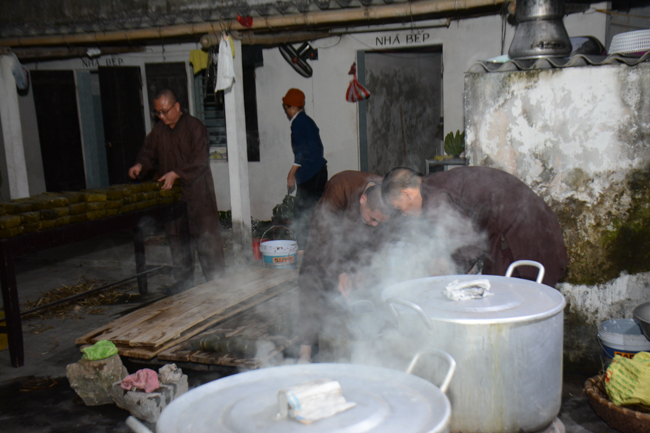 Đêm giao thừa chào đón năm Kỷ Hợi tại chùa Tây Khánh – Thái Bình