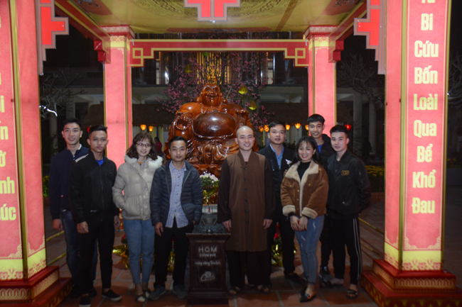 Đêm giao thừa chào đón năm Kỷ Hợi tại chùa Tây Khánh – Thái Bình