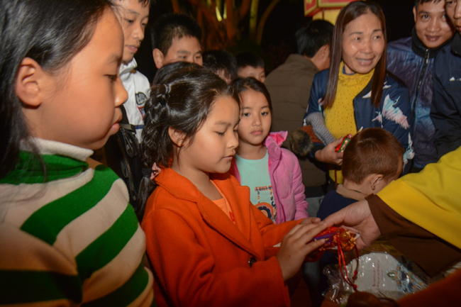 Đêm giao thừa chào đón năm Kỷ Hợi tại chùa Tây Khánh – Thái Bình