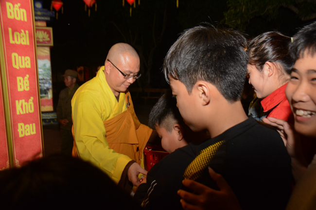 Đêm giao thừa chào đón năm Kỷ Hợi tại chùa Tây Khánh – Thái Bình