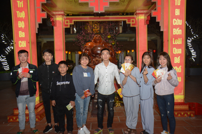 Đêm giao thừa chào đón năm Kỷ Hợi tại chùa Tây Khánh – Thái Bình