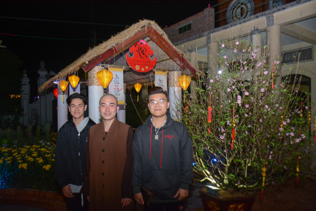 Đêm giao thừa chào đón năm Kỷ Hợi tại chùa Tây Khánh – Thái Bình