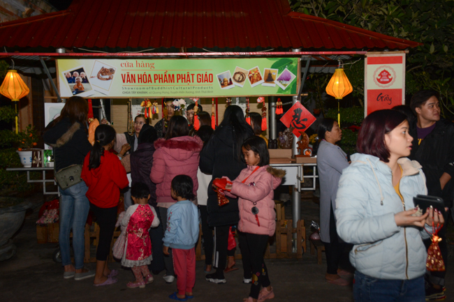 Đêm giao thừa chào đón năm Kỷ Hợi tại chùa Tây Khánh – Thái Bình