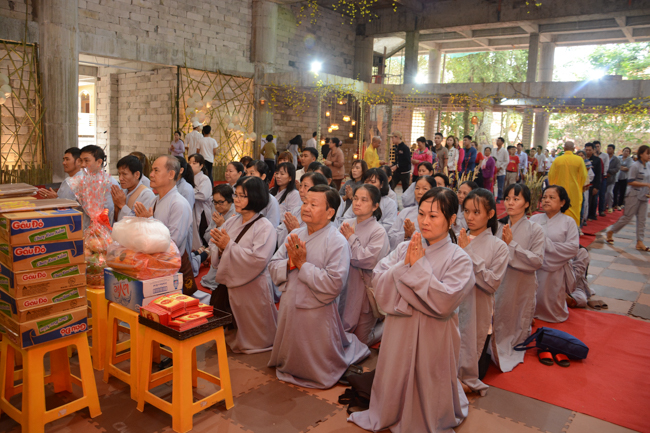 Over 70.000 red pockets had been given in the first New Year day