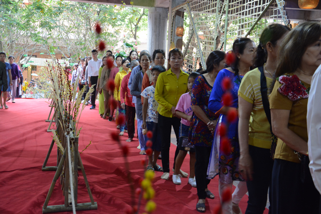 Over 70.000 red pockets had been given in the first New Year day