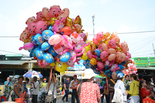 Over 70.000 red pockets had been given in the first New Year day