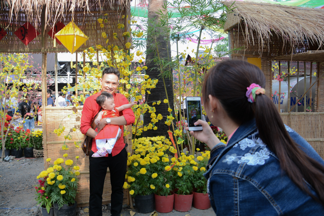 Over 70.000 red pockets had been given in the first New Year day