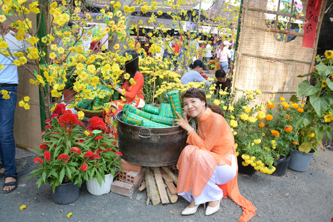 Over 70.000 red pockets had been given in the first New Year day