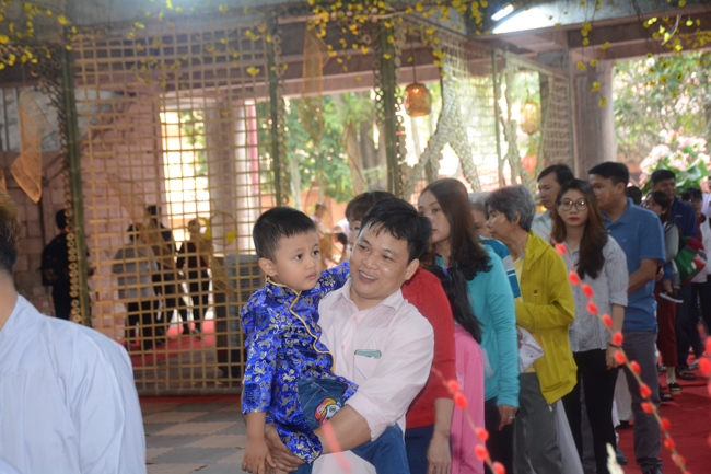 Over 70.000 red pockets had been given in the first New Year day