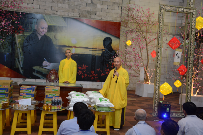 Over 70.000 red pockets had been given in the first New Year day