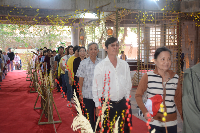 Over 70.000 red pockets had been given in the first New Year day