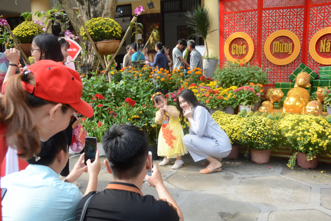 Over 70.000 red pockets had been given in the first New Year day