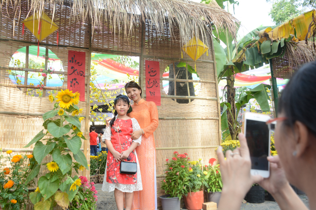 Over 70.000 red pockets had been given in the first New Year day