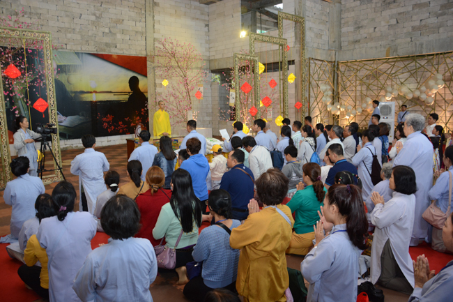 Over 70.000 red pockets had been given in the first New Year day