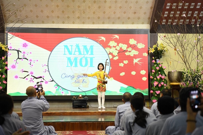 Chùa Hòa Phúc: Khoảnh khắc đón giao thừa Tết Kỷ Hợi