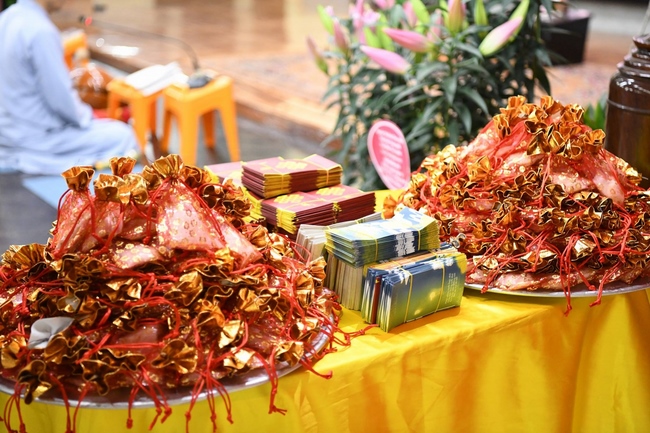 Chùa Hòa Phúc: Khoảnh khắc đón giao thừa Tết Kỷ Hợi