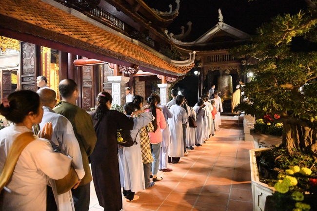 Chùa Hòa Phúc: Khoảnh khắc đón giao thừa Tết Kỷ Hợi