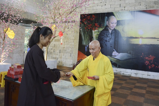 Series of photos on the 2nd  day of Tet Holiday