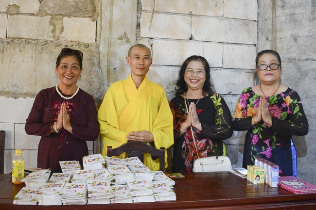 Series of photos on the 2nd  day of Tet Holiday