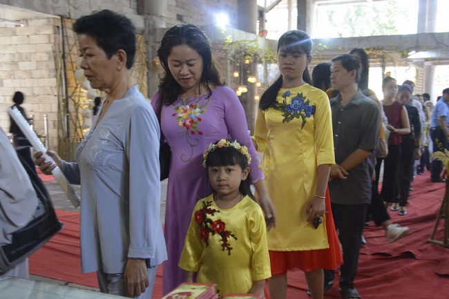 Series of photos on the 2nd  day of Tet Holiday