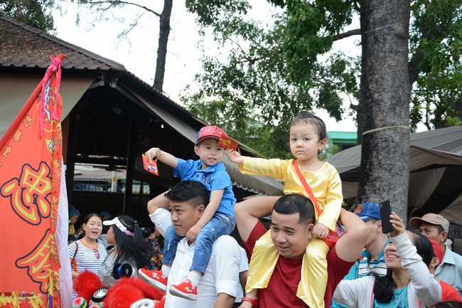 Series of photos on the 2nd  day of Tet Holiday