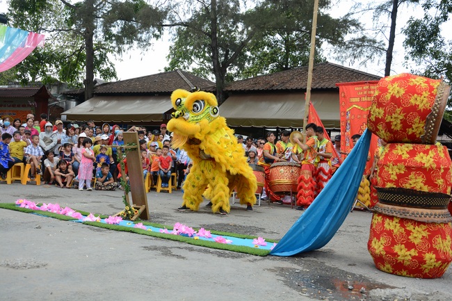 Series of photos on the 2nd  day of Tet Holiday