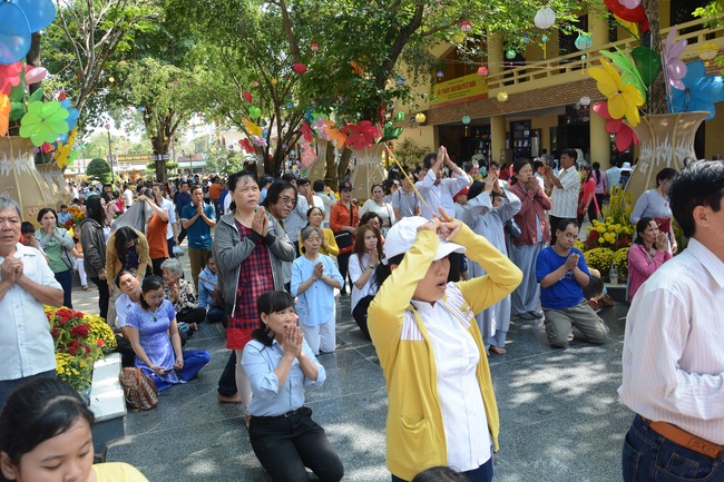 Series of photos on the 2nd  day of Tet Holiday