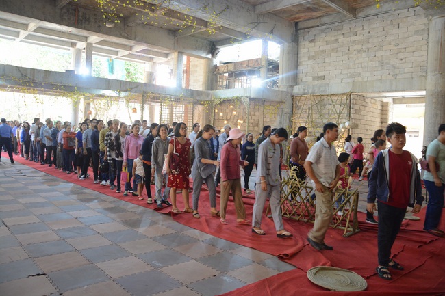 Series of photos on the 2nd  day of Tet Holiday