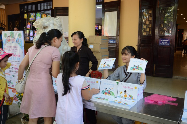 Series of photos on the 2nd  day of Tet Holiday