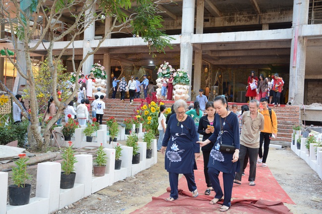 Series of photos on the 2nd  day of Tet Holiday